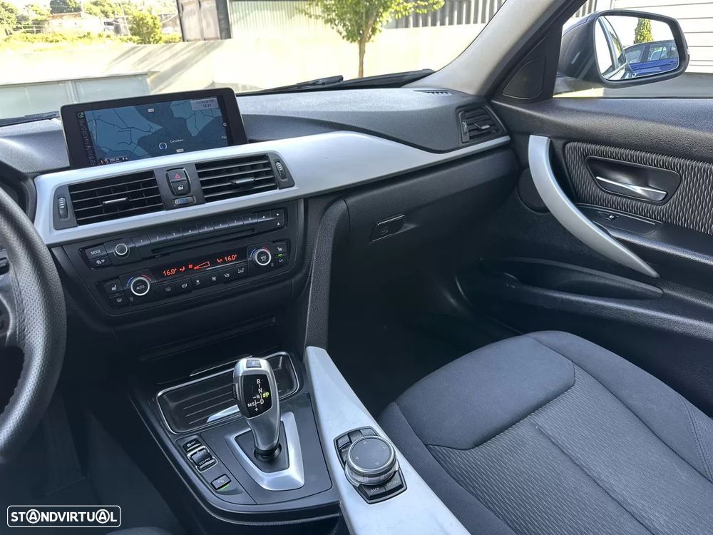 BMW 320 d EfficientDynamics Line Sport Auto - 31