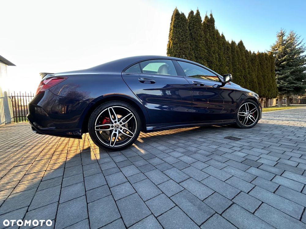 Mercedes-Benz CLA 250 7G-DCT AMG Line - 2
