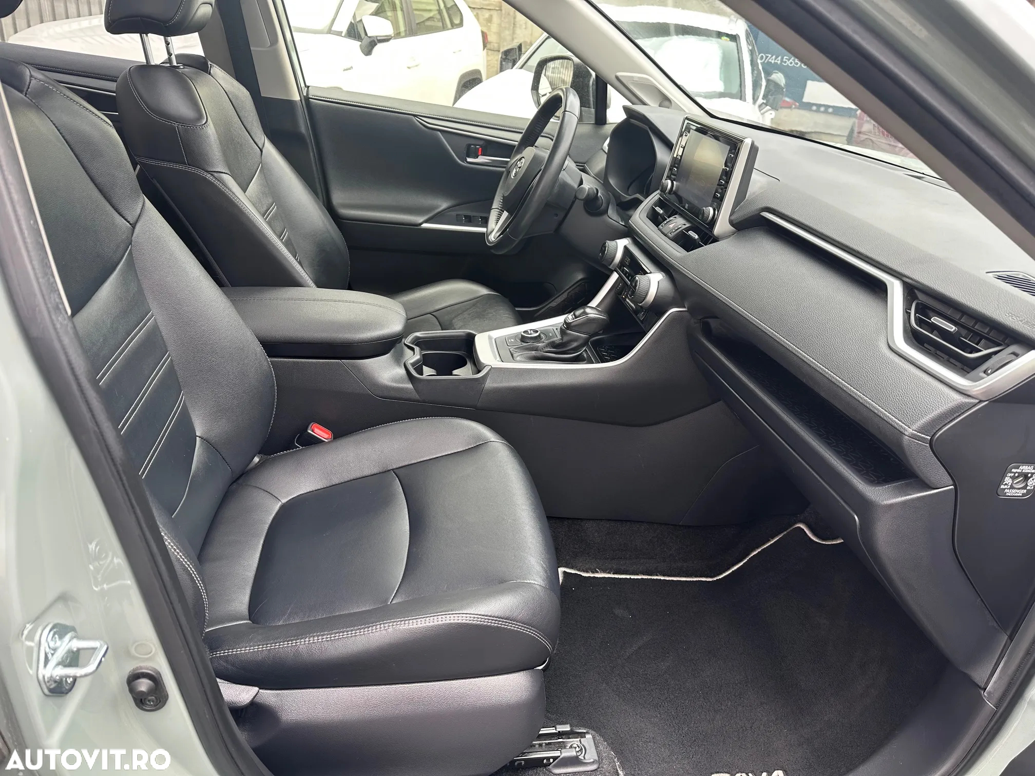 Toyota RAV4 2.5 Hybrid VVT-iE 4x4 Luxury - 16