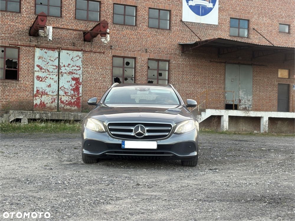 Mercedes-Benz Klasa E 400 4Matic 9G-TRONIC Avantgarde - 2