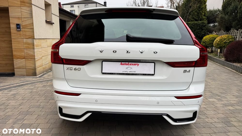 Volvo XC 60 B4 D Ultimate Dark - 11