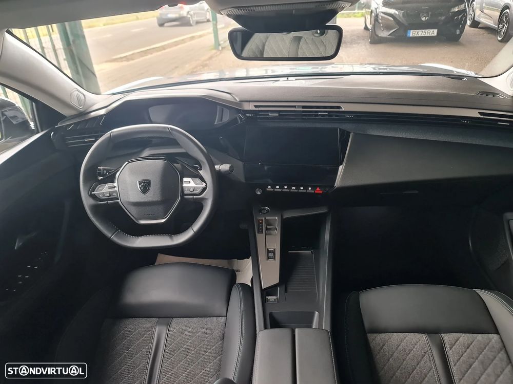Peugeot 408 1.2 PureTech Allure EAT8 - 14