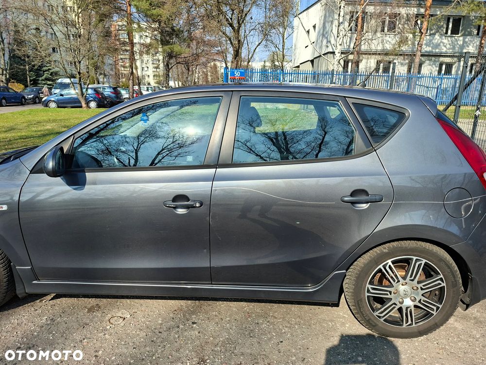 Hyundai i30 1.4 Comfort EU5 - 8