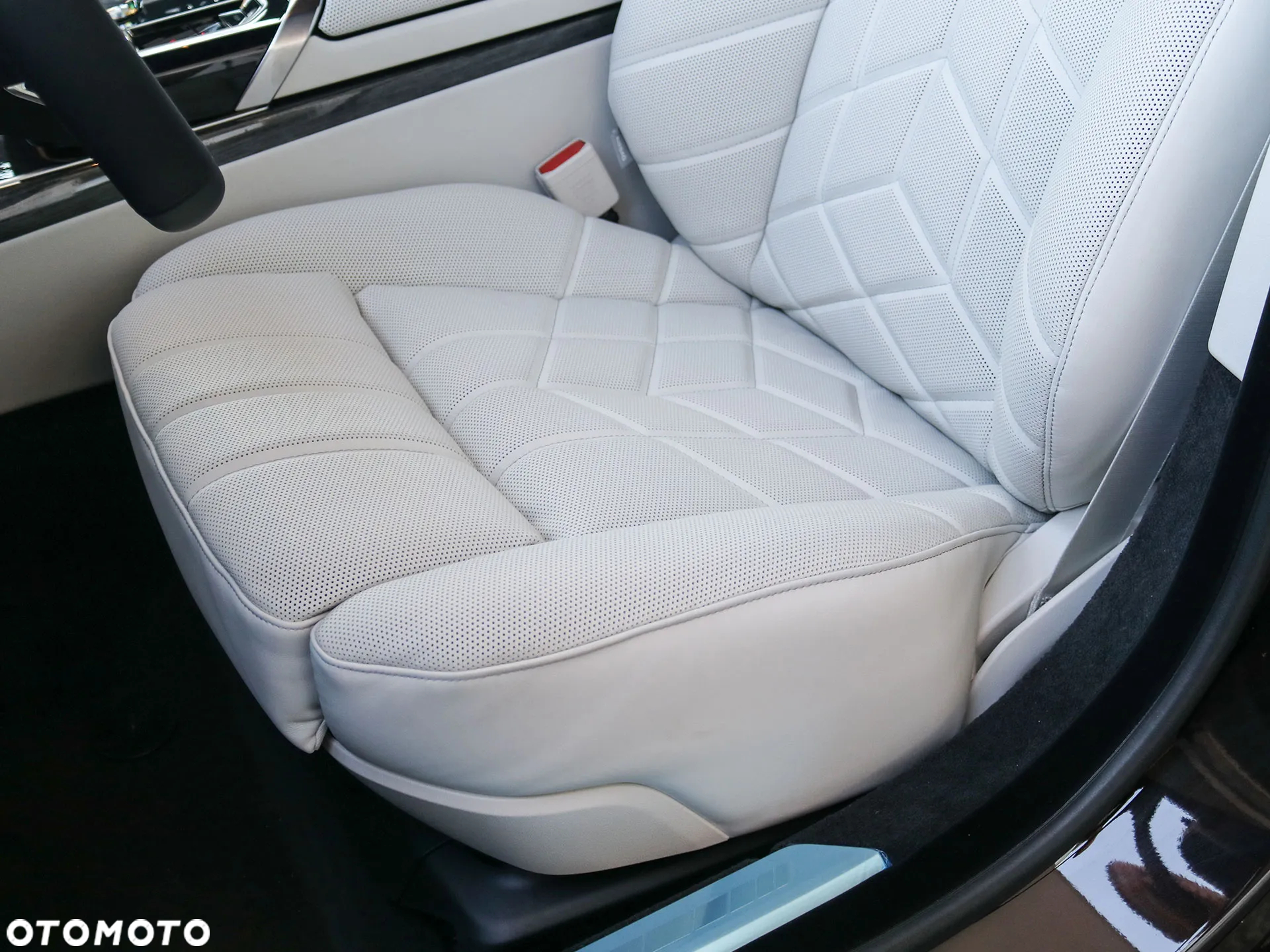 BMW Seria 7 - 24