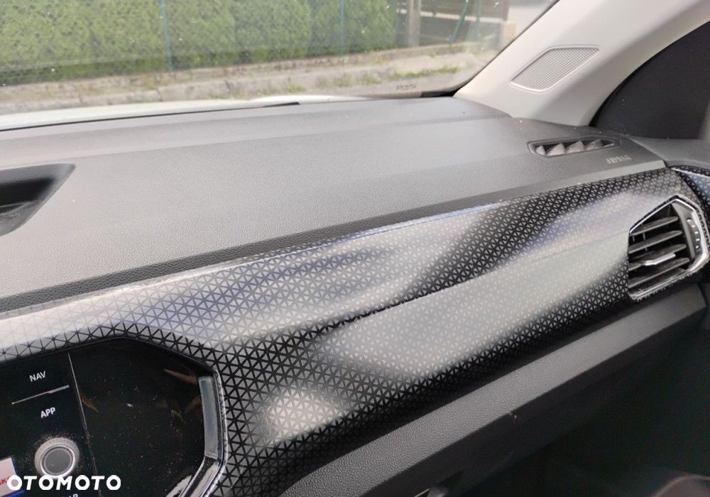 Volkswagen T-Cross - 19