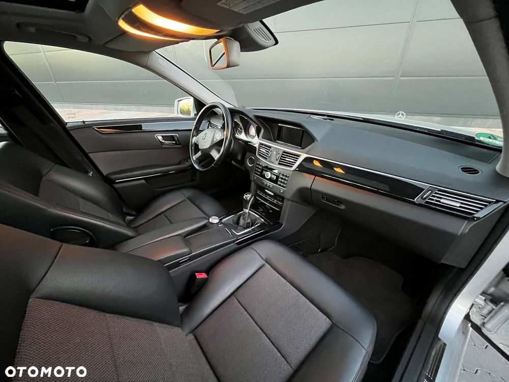 Mercedes-Benz Klasa E 200 CGI BlueEffICIENCY Avantgarde - 16