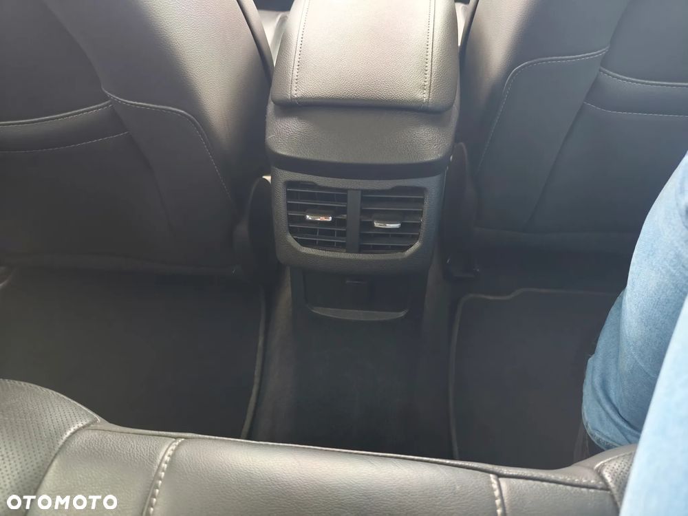 Ford Mondeo - 17