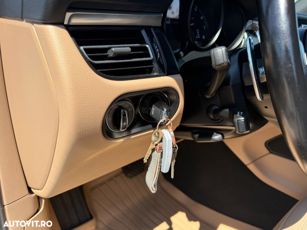 Porsche Macan T - 18