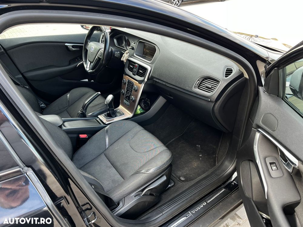 Volvo V40 D2 Momentum - 6