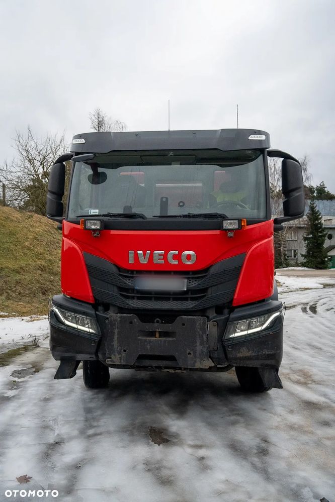 Iveco Trakker 6x4 - 8