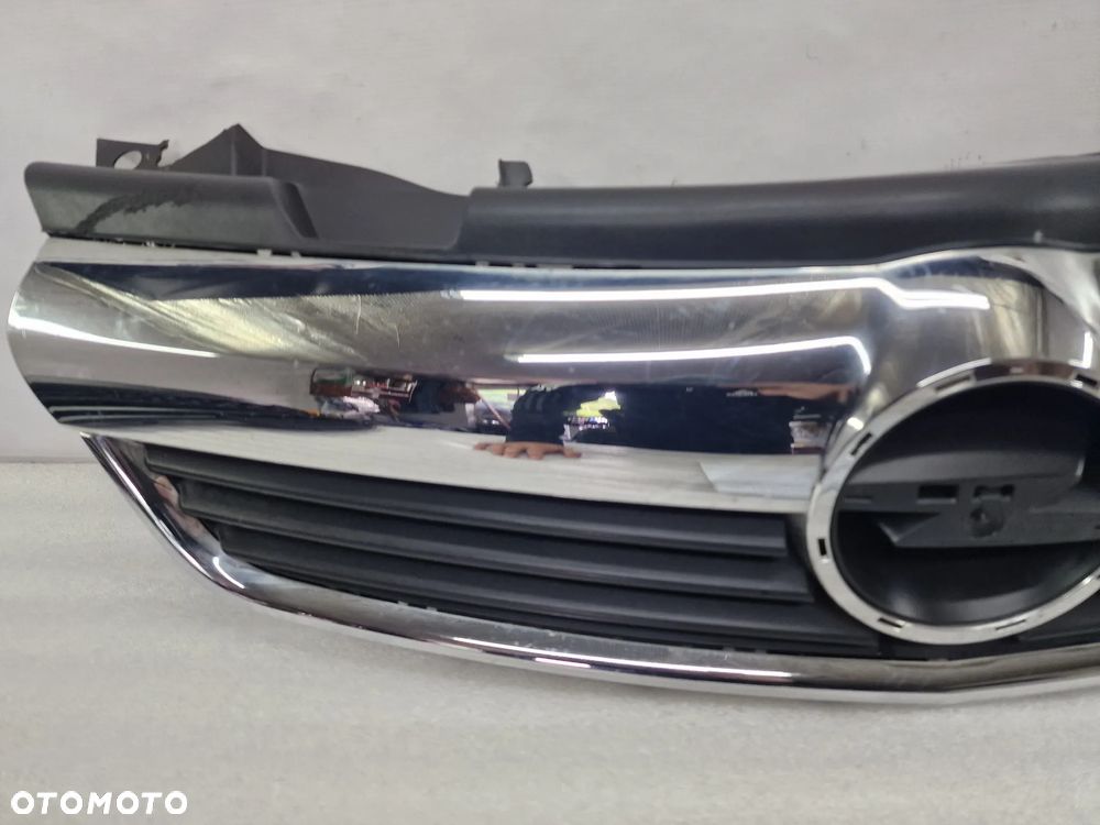 OPEL ZAFIRA B 05- ATRAPA / GRILL PRZEDNI PRZÓD , NR 13136136 , NR AUKCJI GL577 - 3