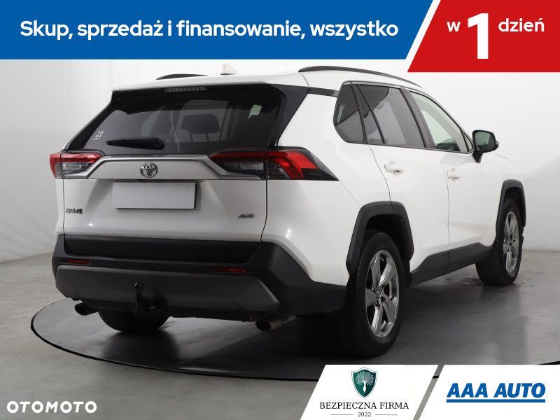 Toyota RAV4 - 6