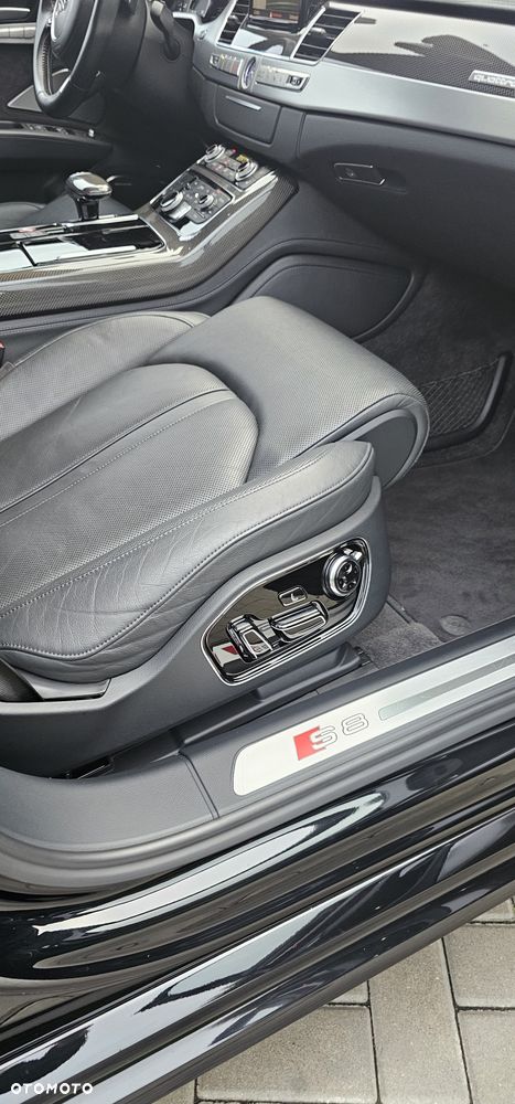 Audi S8 - 16