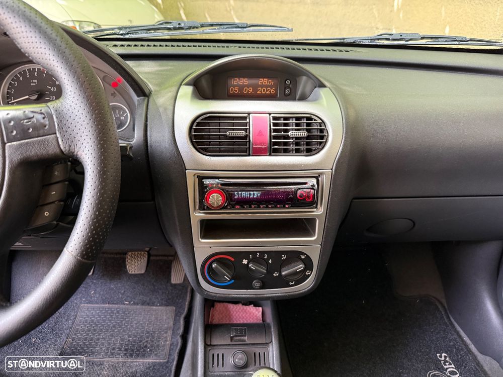 Opel Corsa 1.2 16V Cosmo - 10