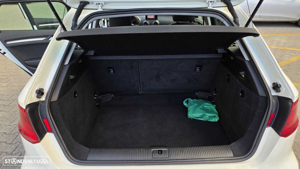 Audi A3 Sportback 1.6 TDI S-line - 24