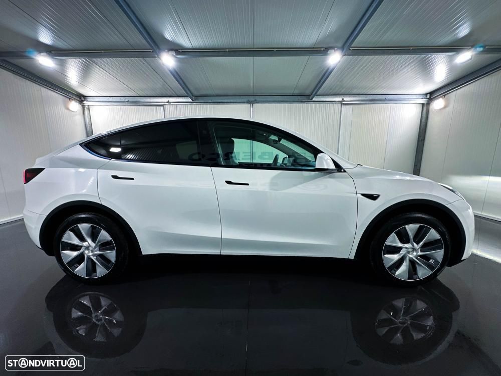 Tesla Model Y Standard - 12