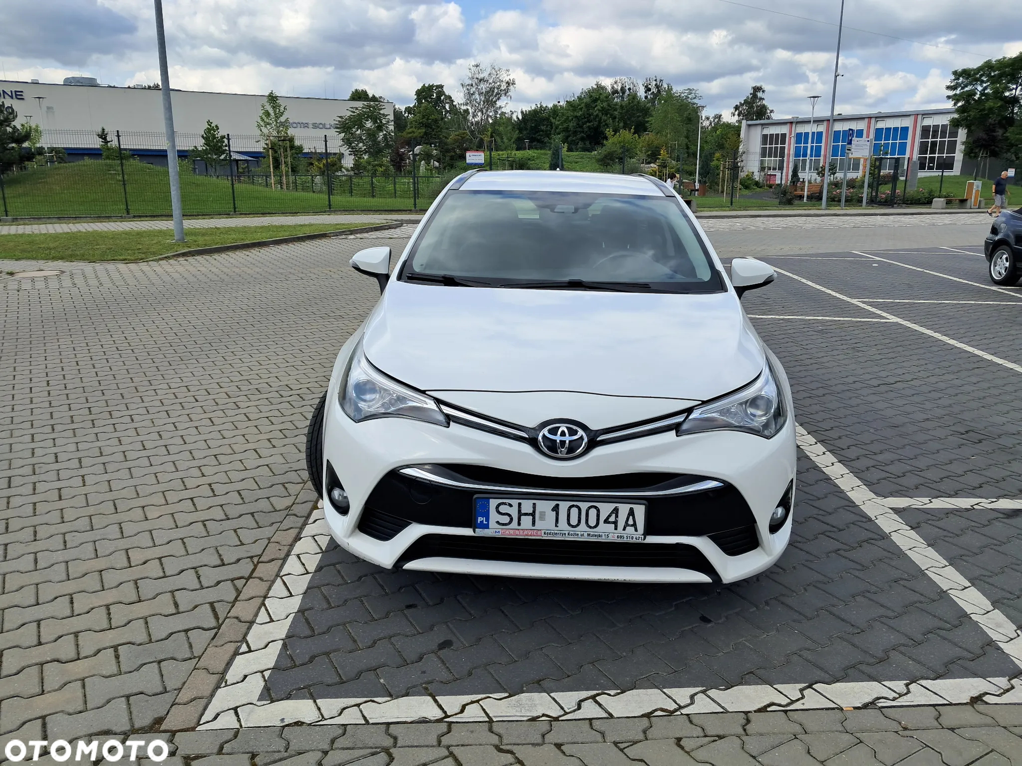 Toyota Avensis 2.0 D-4D Premium - 2