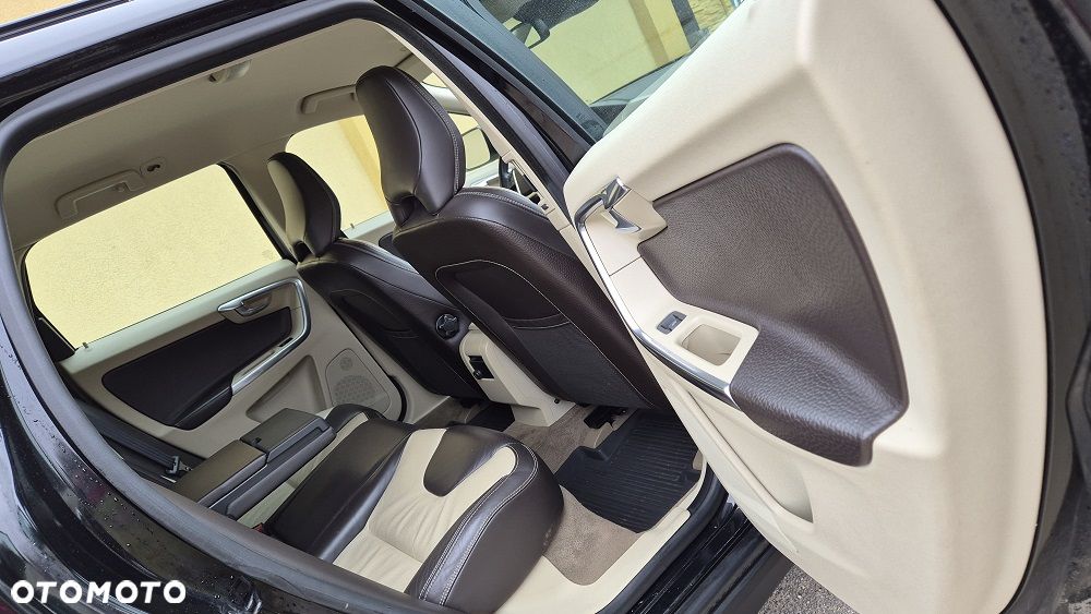 Volvo XC 60 D3 R-Design - 9