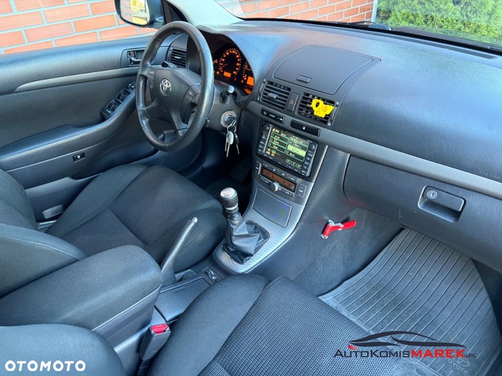Toyota Avensis - 7
