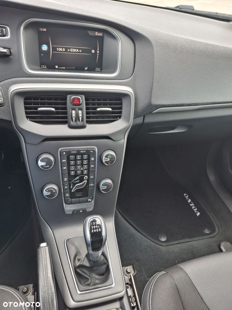 Volvo V40 T2 Drive-E Momentum - 21