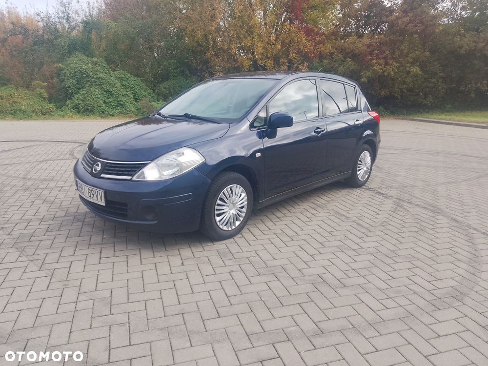 Nissan Tiida - 1