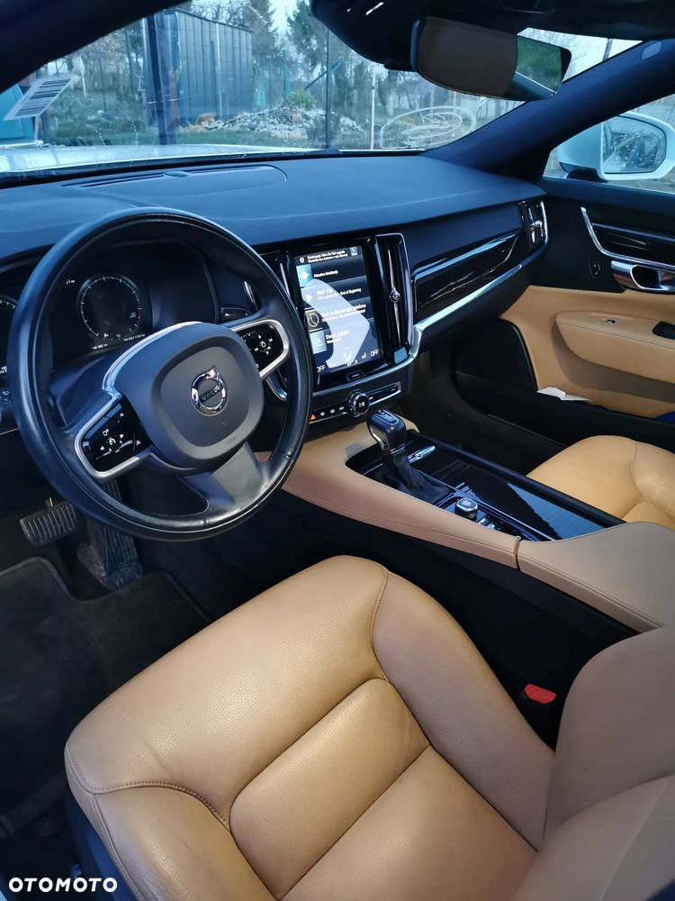 Volvo S90 T5 Momentum - 11