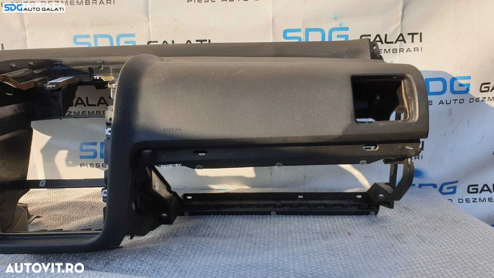Plansa Bord Goala Dezechipata Volkswagen Golf 5 2004 - 2008 Cod 1K1858295 - 7
