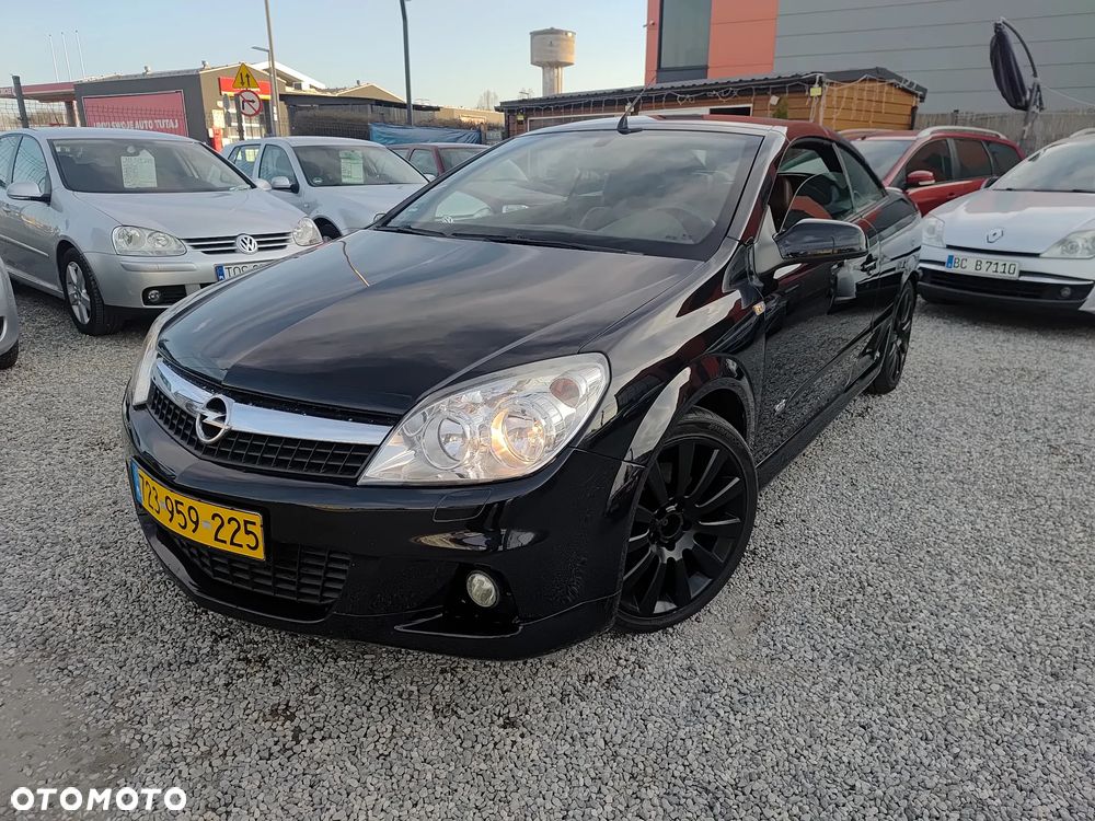 Opel Astra 1.6 Turbo Cosmo - 1