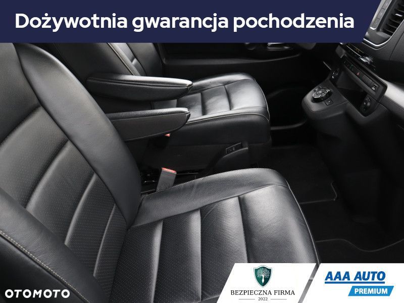 Peugeot Traveller - 10