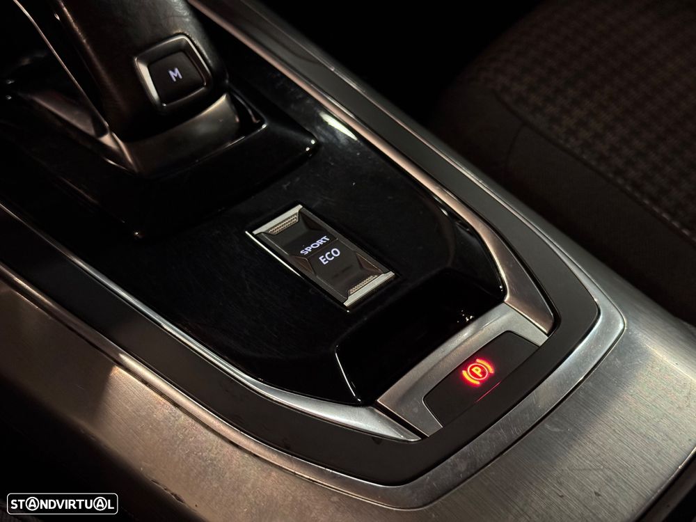 Peugeot 308 SW BlueHDi 130 EAT8 Style - 24