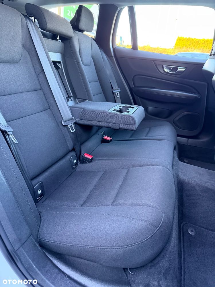 Volvo V60 B3 B Momentum Pro - 17