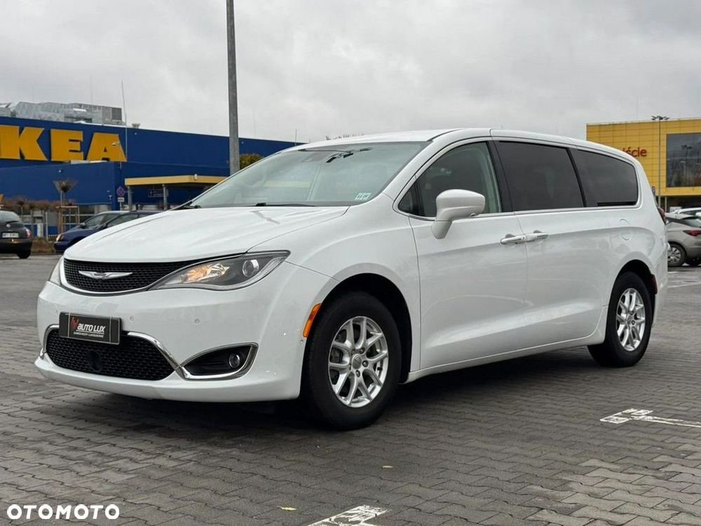 Chrysler Pacifica - 30