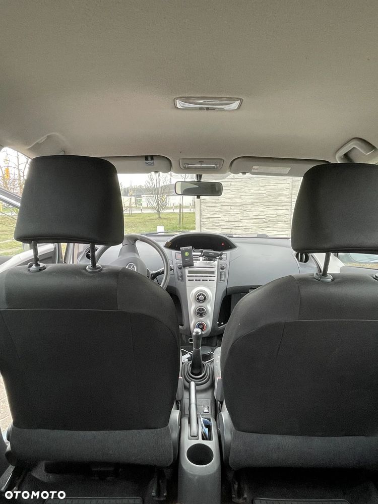 Toyota Yaris 1.3 Terra - 14