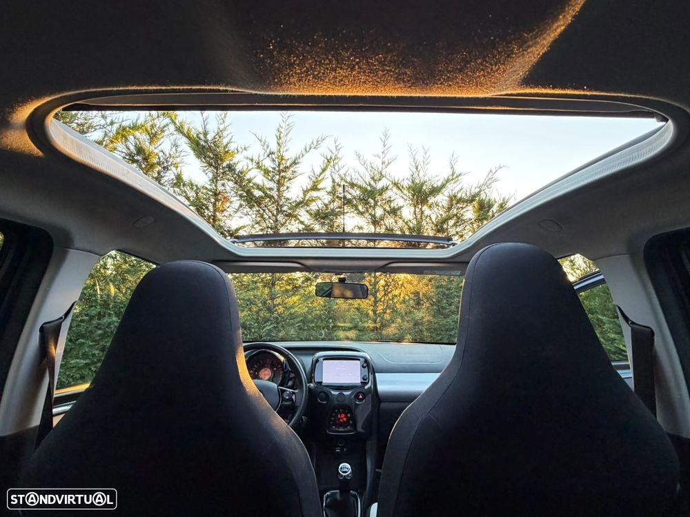 Toyota Aygo 1.0 X-Play - 14