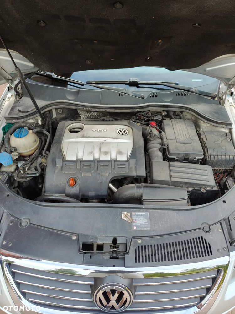 Volkswagen Passat 2.0 TDI DPF Highline - 11