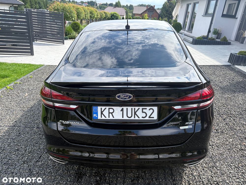 Ford Fusion 2.0 EcoBoost Titanium - 16