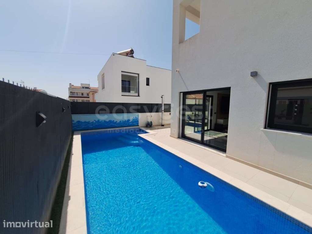 Moradia nova com 3 quartos, piscina e garagem com 100 m2 - Grande imagem: 5/51