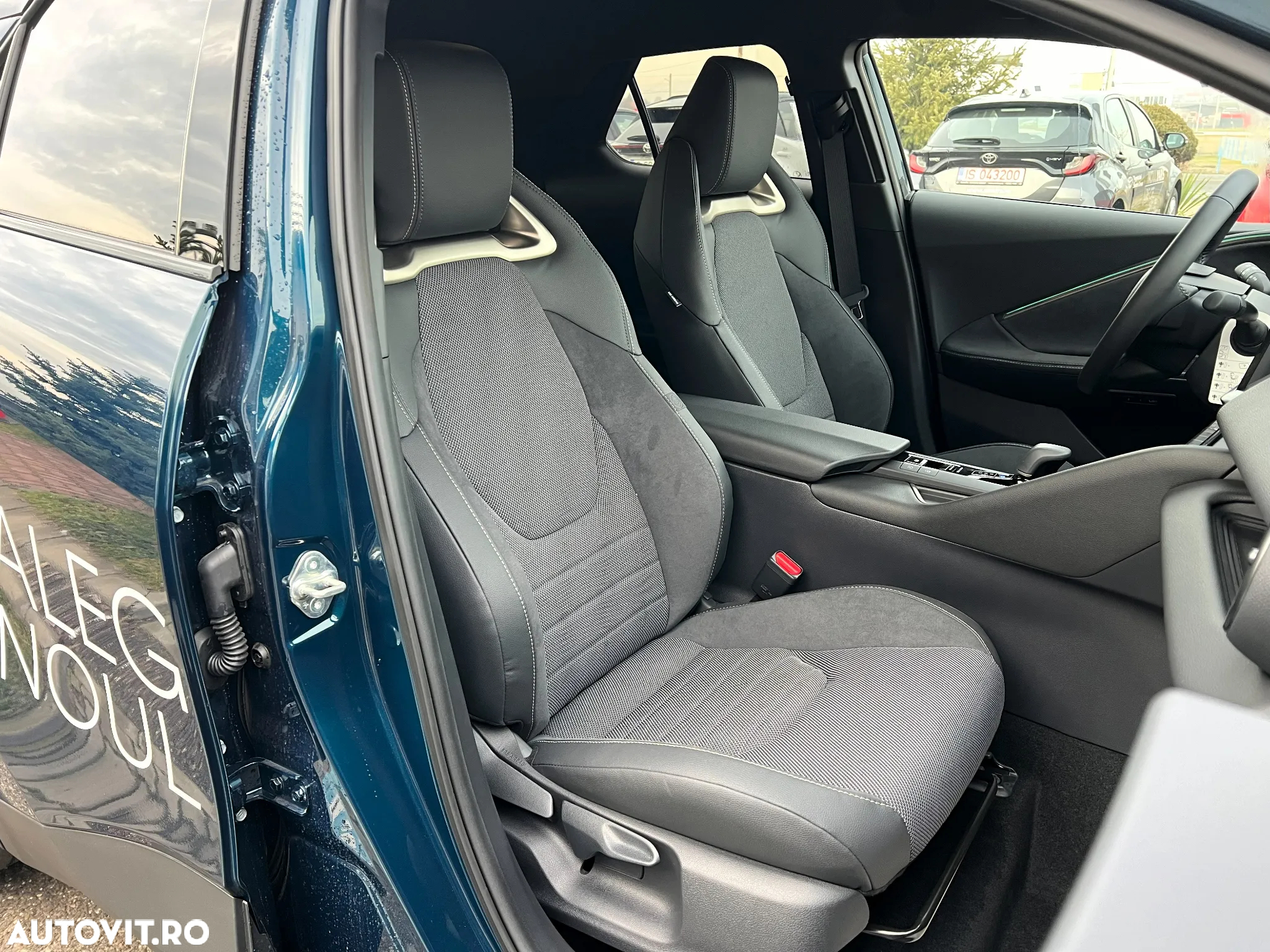 Toyota C-HR - 16
