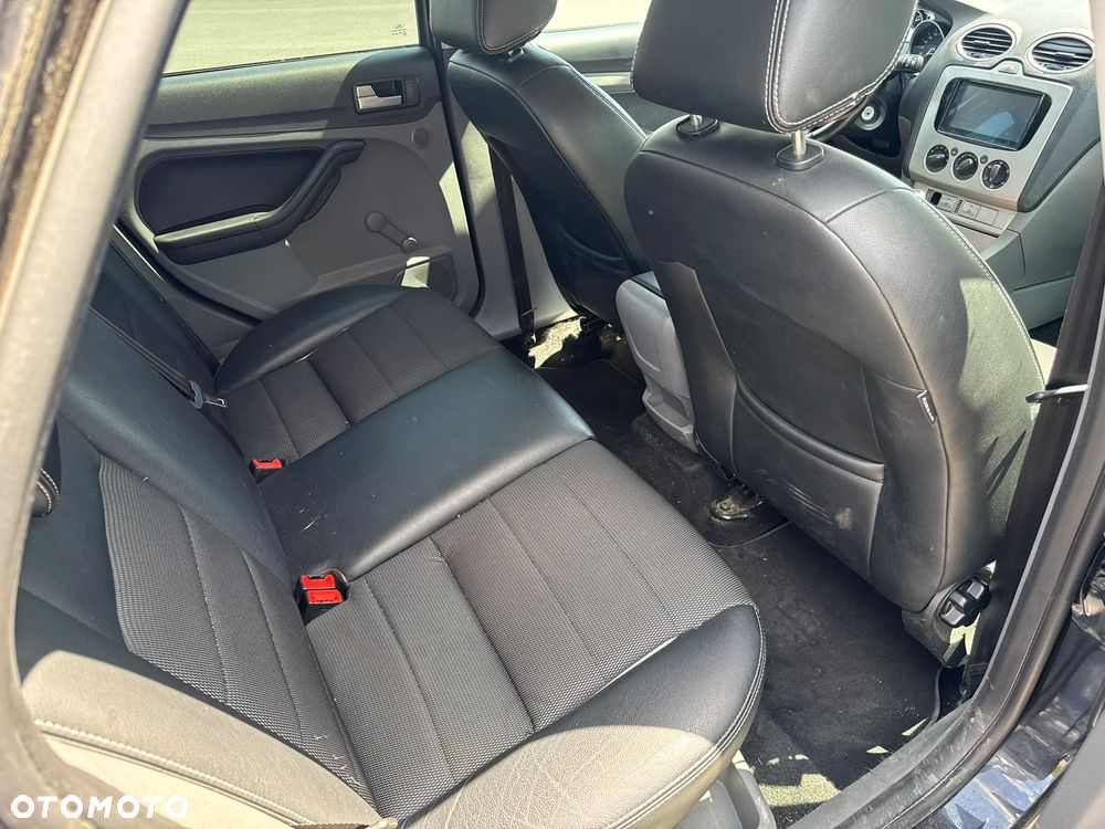 Ford Focus 1.8 FF Ghia - 20