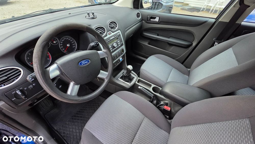 Ford Focus 1.8 FF Ghia - 14