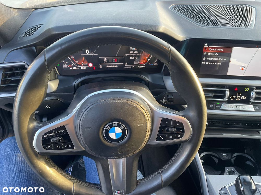 BMW Seria 3 318d mHEV - 13