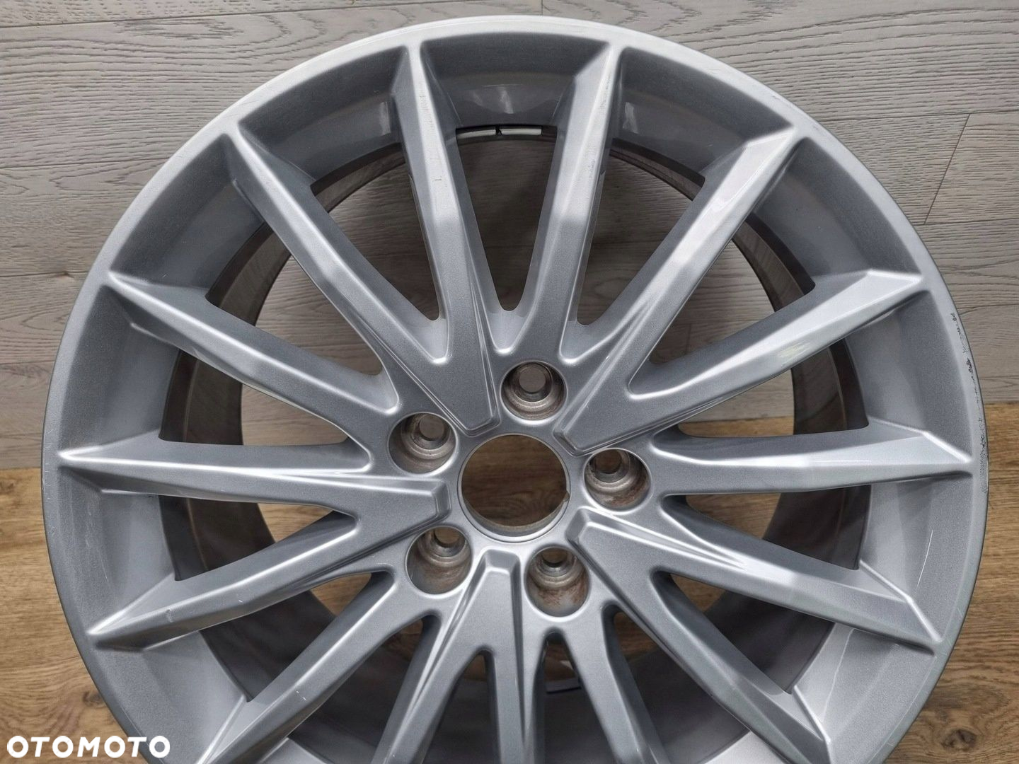 Felga Audi A4 S4 B9 E 7.5Jx17H2 Et29 5x112 8W9601025A - 3