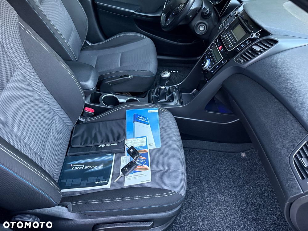 Hyundai i30 i30cw 1.6 Fifa World Cup Edition - 40