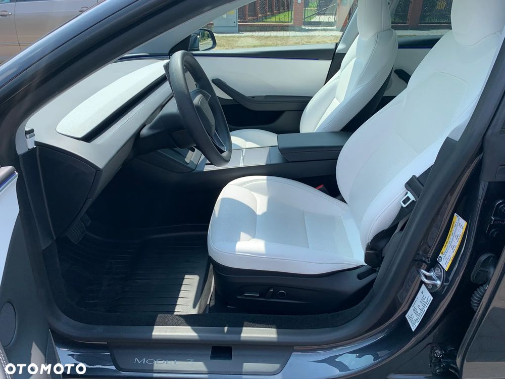 Tesla Model 3 AWD - 12
