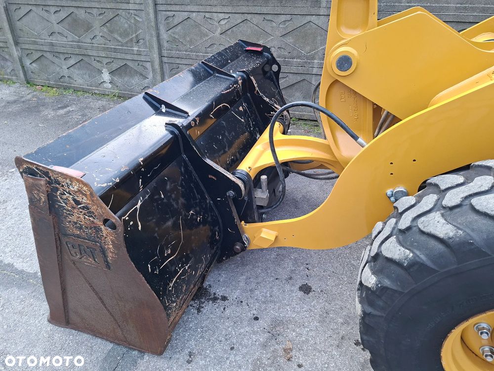 Caterpillar CAT 906 M - 26