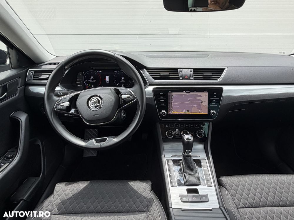 Skoda Superb 2.0 TDI DSG Ambition - 27