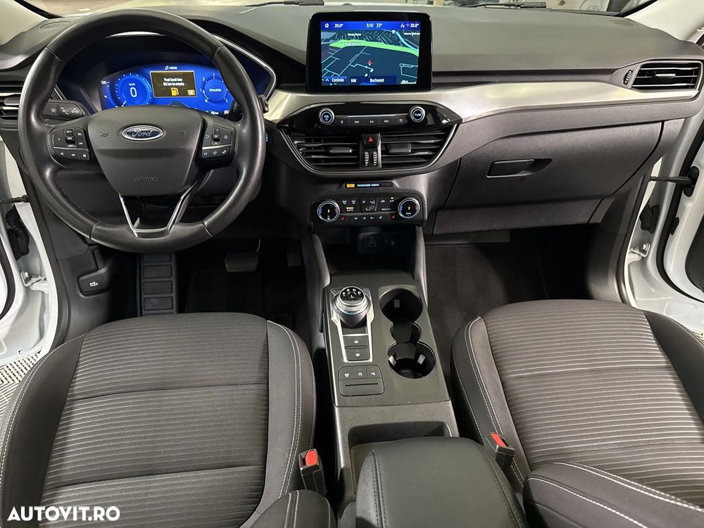 Ford Kuga - 10