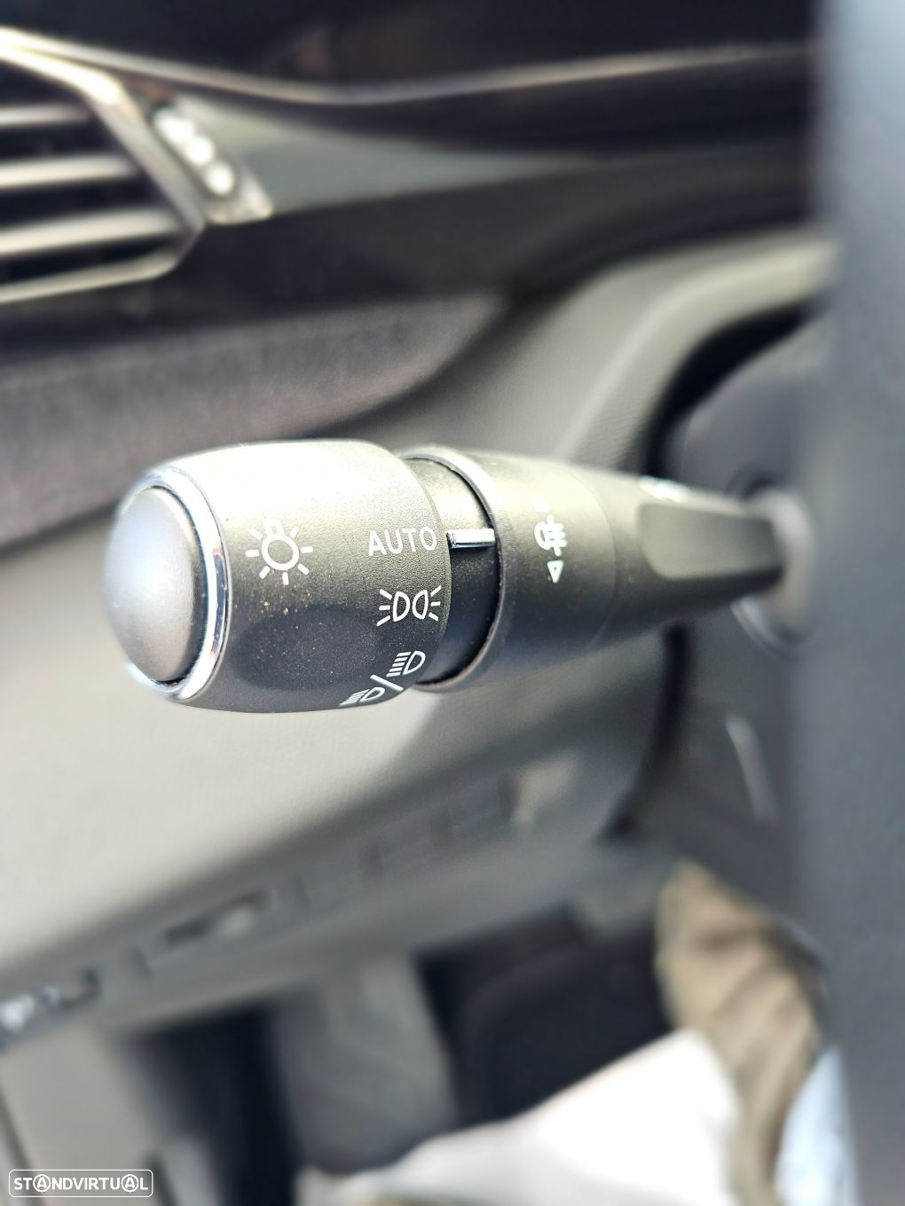 Peugeot 408 1.2 PureTech Allure EAT8 - 15