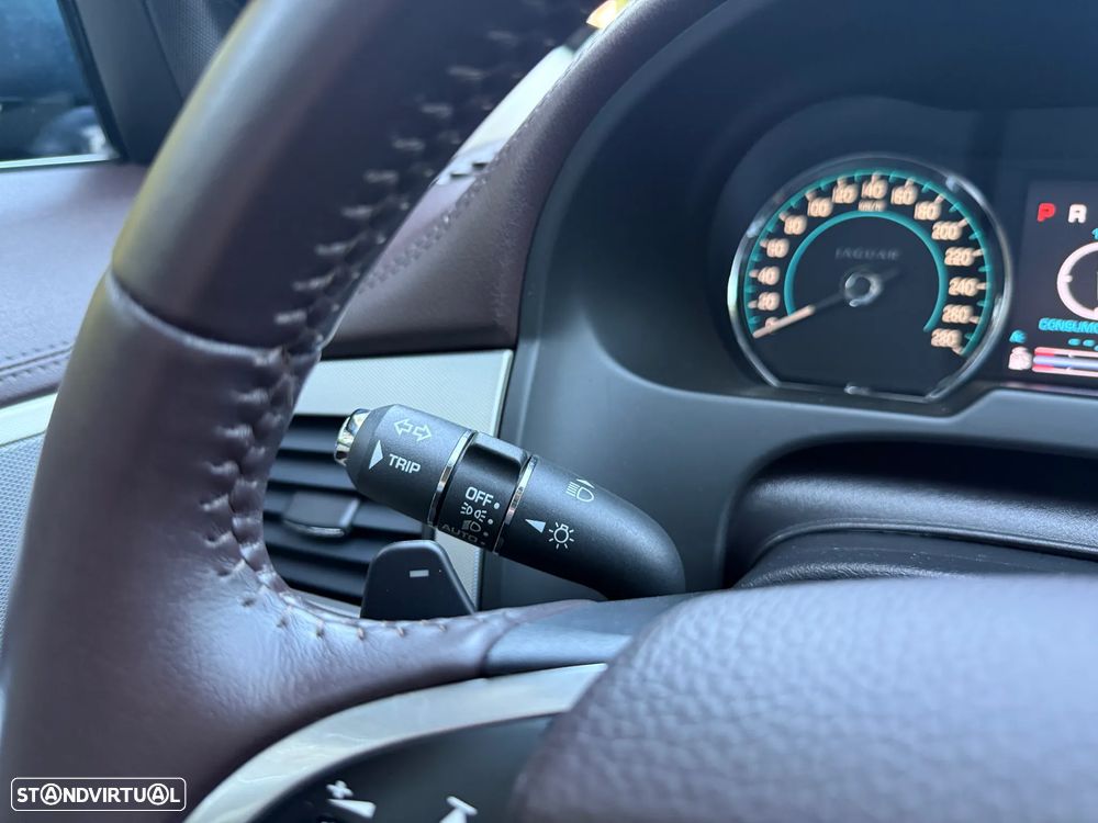Jaguar XF 2.2 D Luxury 139g - 28