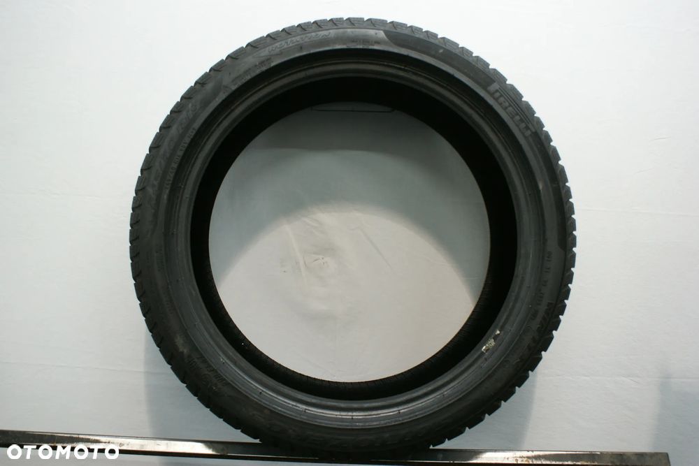 245/40R19 PIRELLI WINTER SOTTOZERO 3 RSC , 6,5mm 2023r R3598 - 2